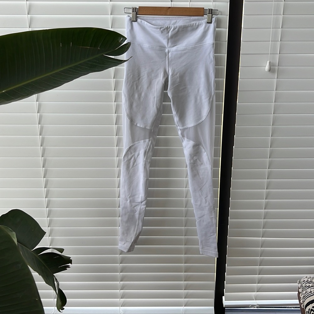 ALOYoga White Leggings with mesh panels and stirrups